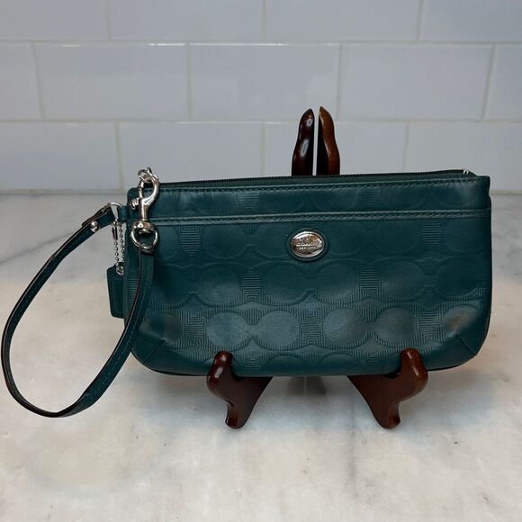 Coach Embossed Signature Logo Leather XL Wristlet Clutch Bag HTF - Picture 1 of 16